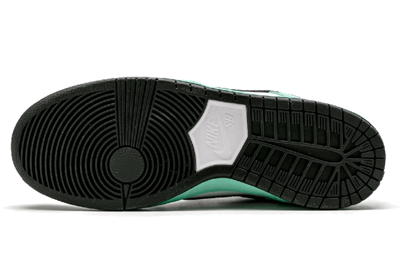 Nike SB Skateboard Dunk Low IW Sea Crystal Green Glow 819674-301