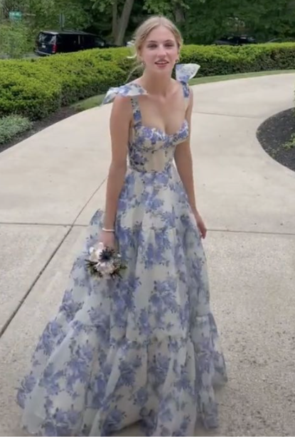 White and blue floral prom dress deals