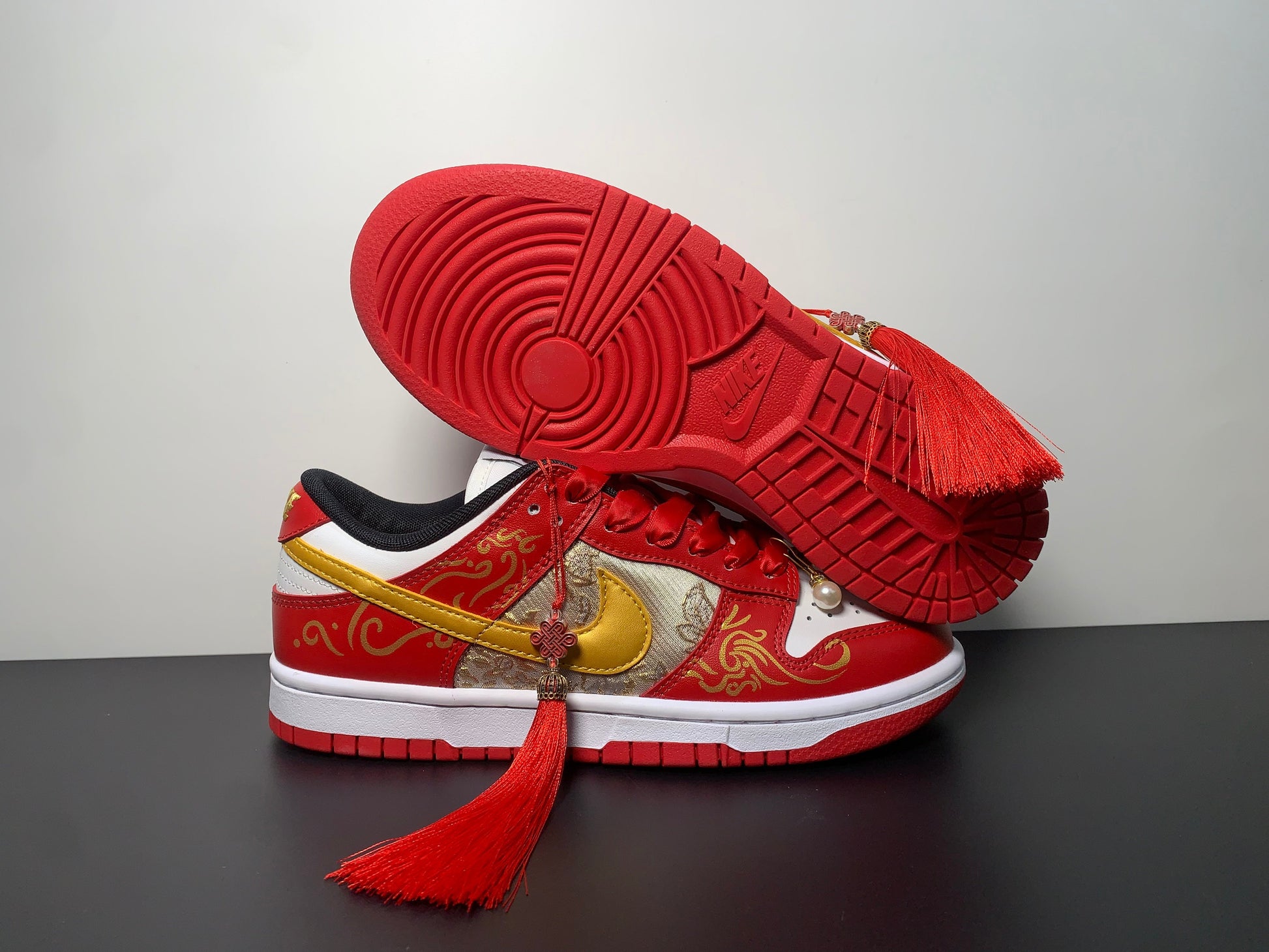 Nike SB Dunk Low Happy New Year  FD9762-061