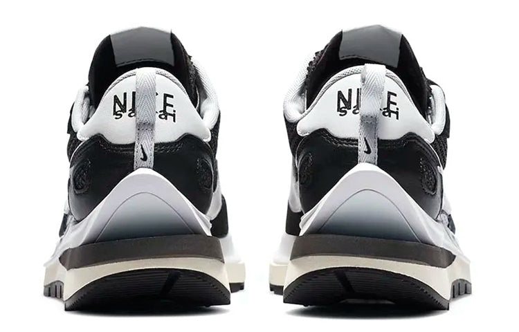 Nike Vaporwaffle Sacai Black White CV1363-001
