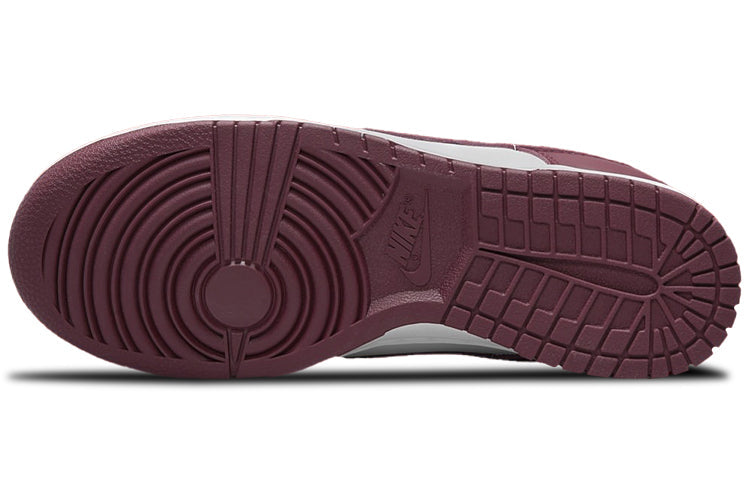 Nike Womens WMNS Dunk Low Bordeaux DD1503-108