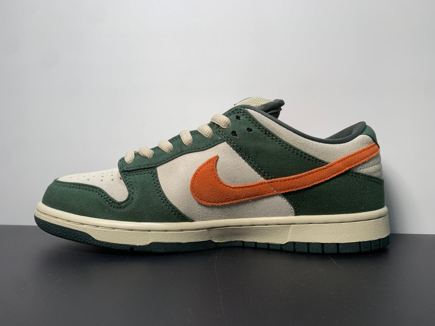 NK Dunk SB Low Eire Net Orange