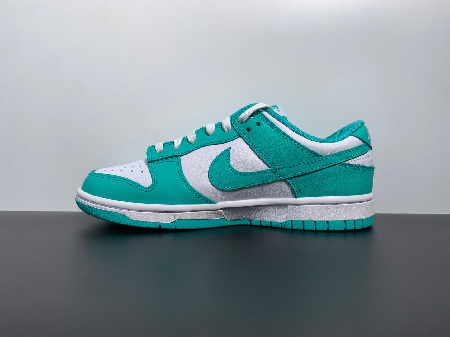 Nike Dunk Low Jade Green  White  dv0833-101