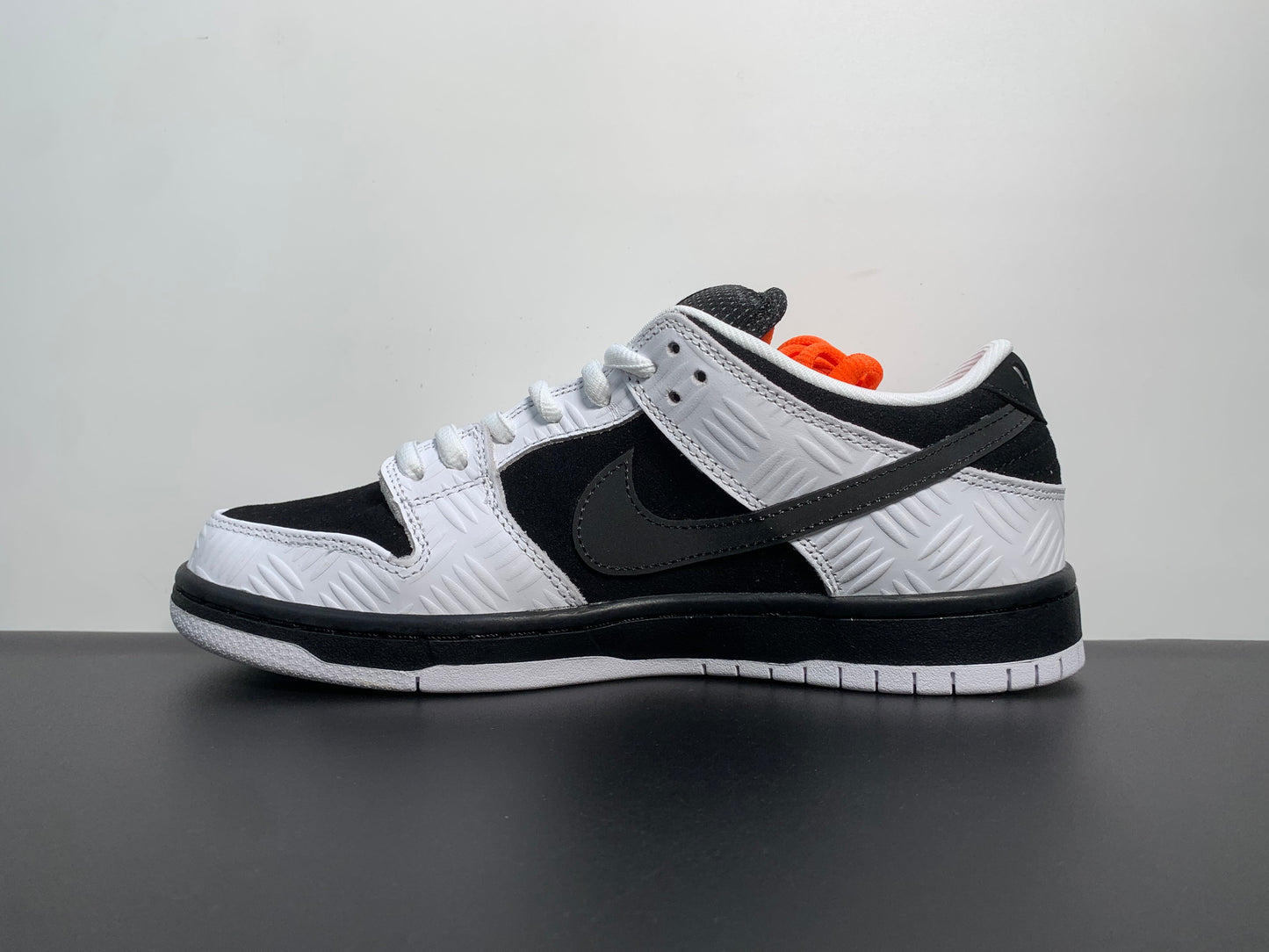 TIGHTBOOTH x Dunk Low SB  FD2629-100