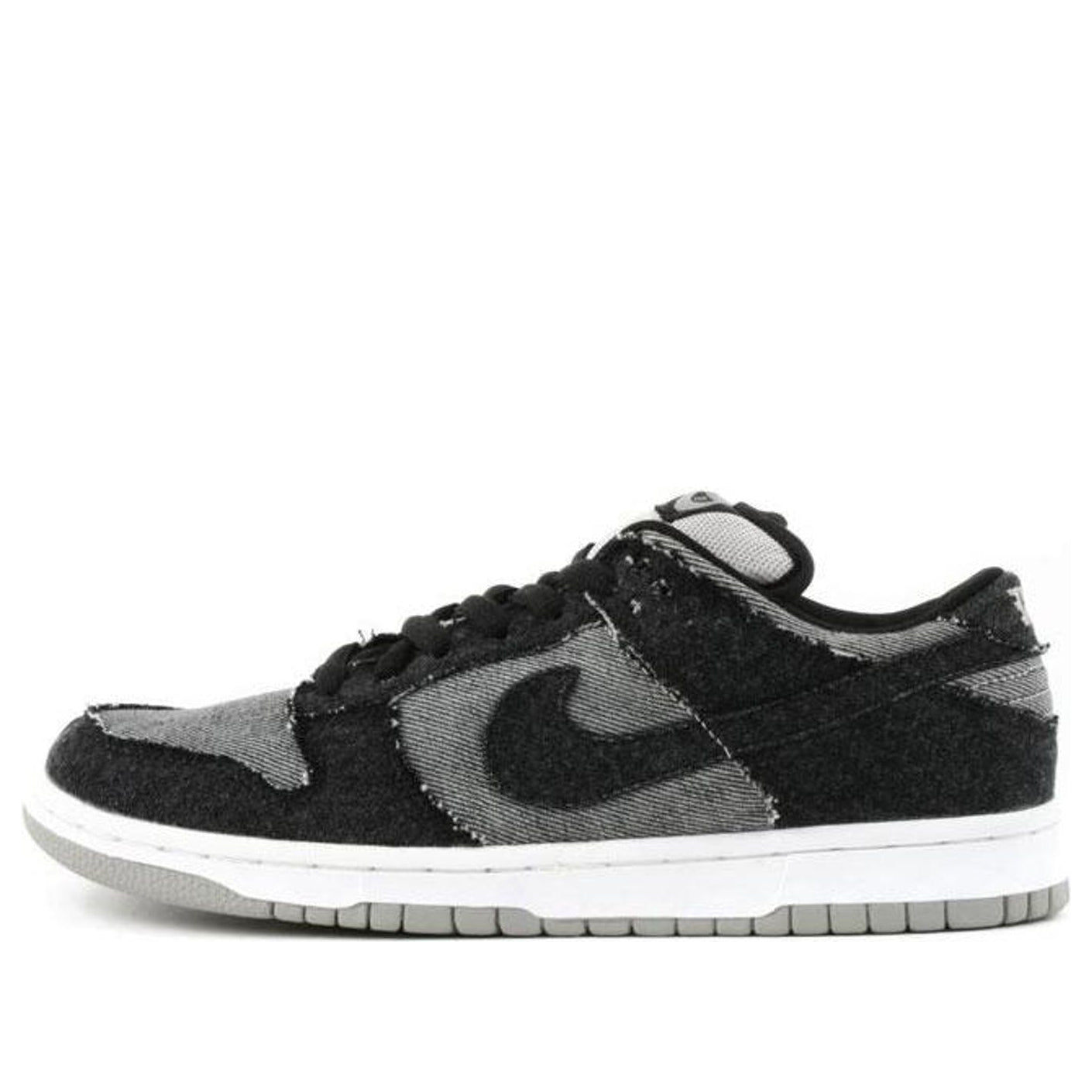 Nike Dunk Low Pro SB Skateboard 'Medicom 2' Black/Black 304292-005