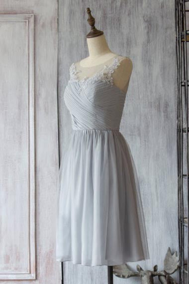  A-Line Boat Neck Knee-Length Grey Tulle Bridesmaid Dress with Appliques AHC639